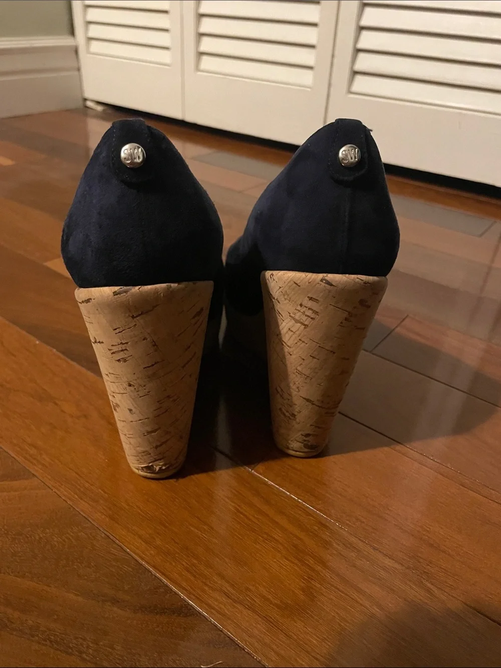 Stuart Weitzman Corkswoon navy suede wedge, size 9.5 - Picture 6 of 12